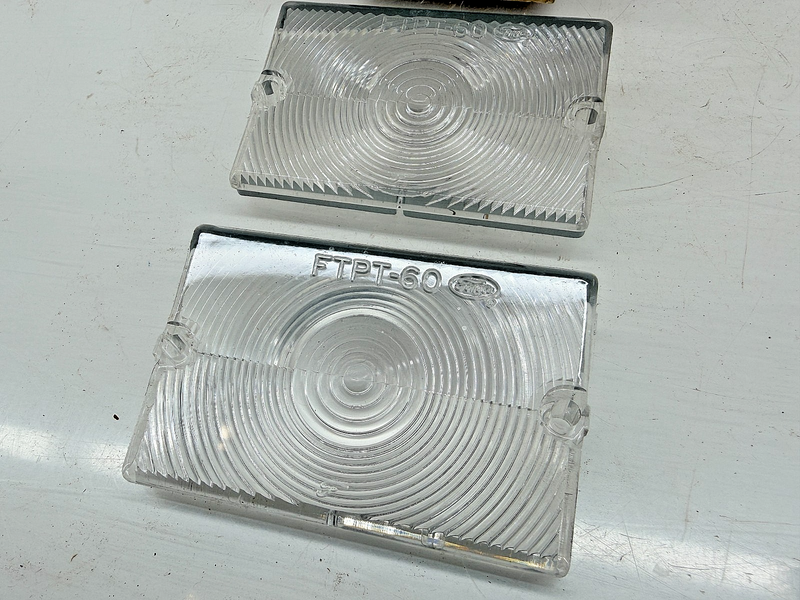NOS 1960 FORD FALCON RANCHERO PAIR PARKING LIGHT LENSES C0DF-13208-A C68-19