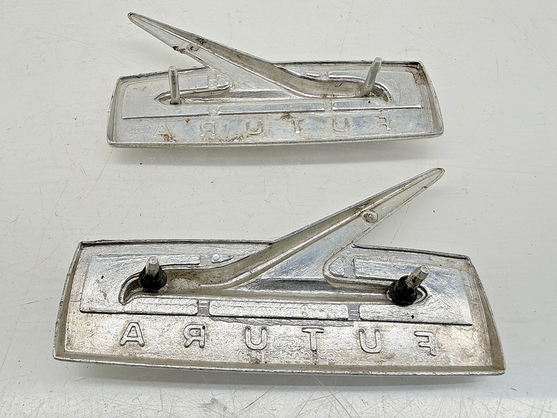 OEM 1964 1965 FORD FUTURA EMBLEM PAIR C5DB-16098-B E9-1