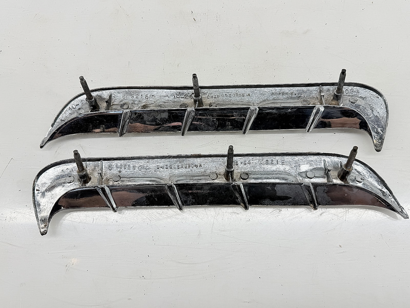 OEM 1964 1965 Mustang Coupe Convertible QUARTER PANEL SIDE TRIM ORNAMENTS C69-6