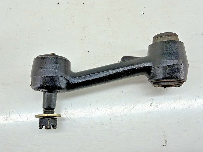 NOS 1964 1965 1966 Ford Mustang Steering Idler Arm D18666 QA2 115207 C18-75
