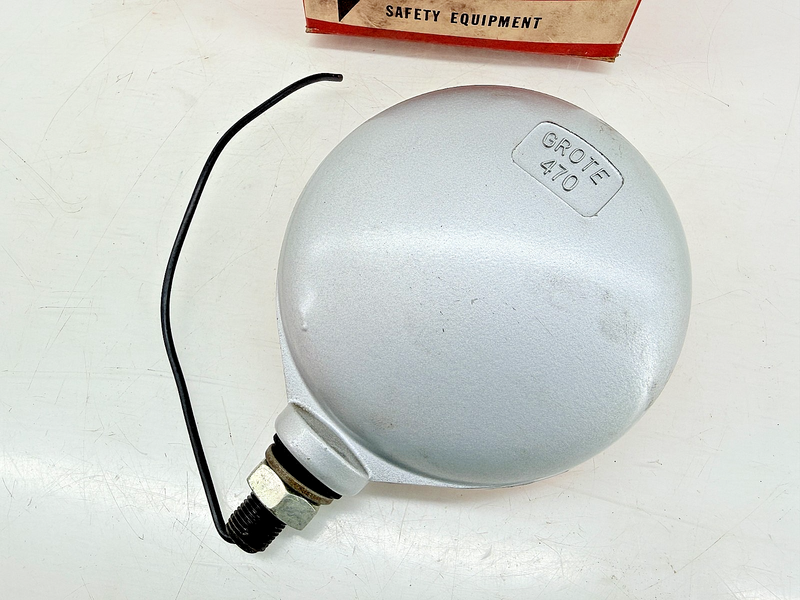 NOS Grote 470 Turn Signal Lamp 12V AMBER SAE STIP-64 Lens RAT ROD C71-28