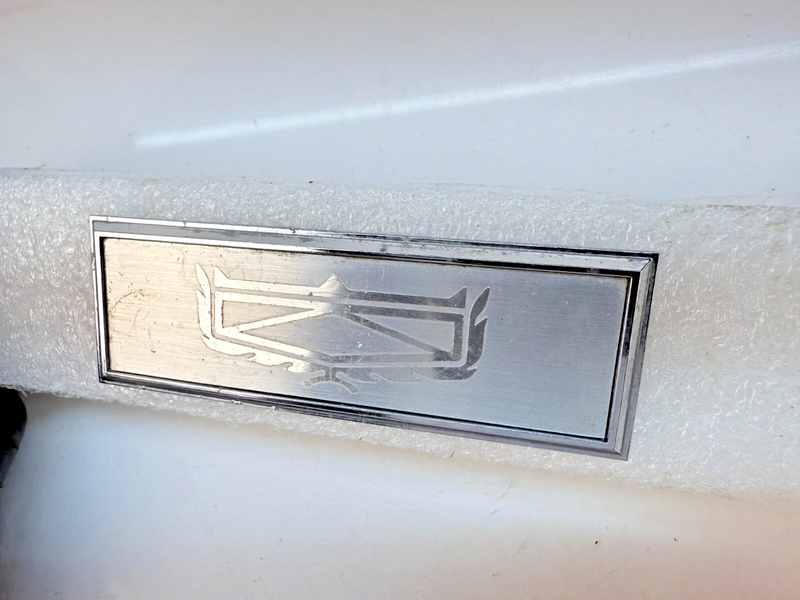 OEM 1977 - 1979 Ford LTD II Interior Door Panel Emblem D70B-65208A04-BA B32-226