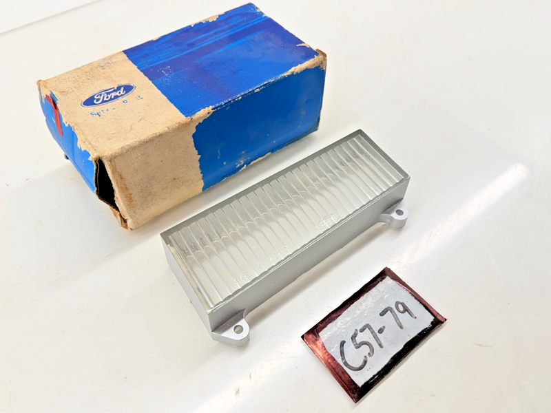 NOS 1972 FORD THUNDERBIRD RH TURN SIGNAL LENS SAE-K-72TD  D2SZ-15A215-A C57-79