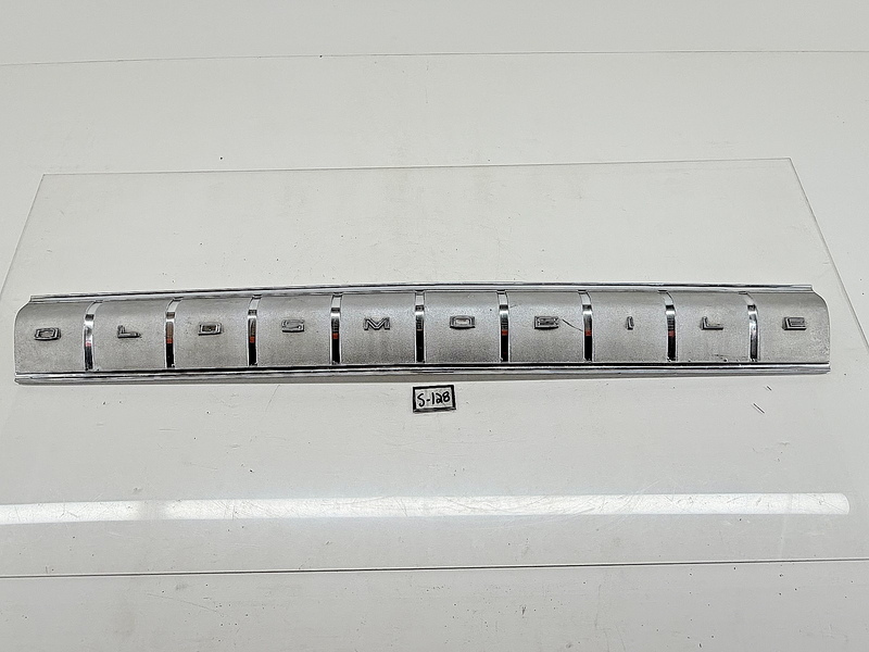 OEM 1964 Oldsmobile Cutlass F85 442 Rear Tailpiece Trim Panel 4408423 OLDS S-128