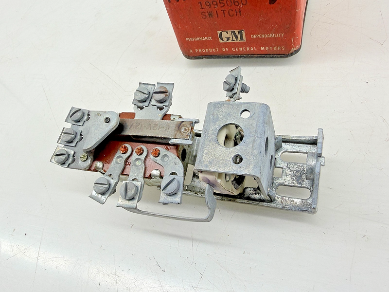 NOS Vintage GM Delco Remy Headlite Switch 1995060 Chevy C75-58