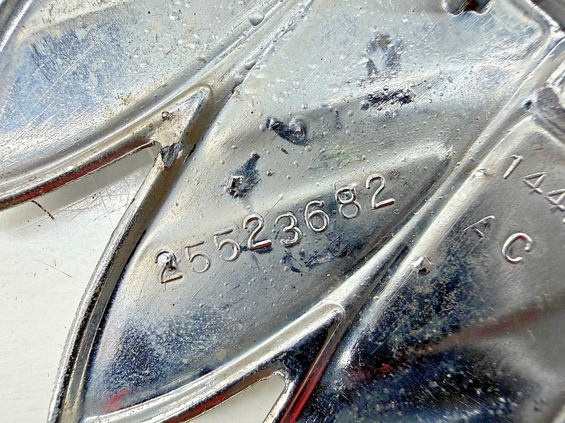 OEM 1987 1988 1989 BUICK SKYHAWK FRONT GRILLE EMBLEM BADGE 25523682 E7-129