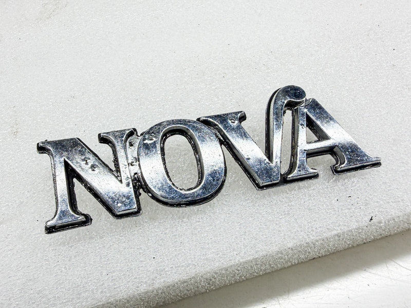 OEM 1975 - 1979 CHEVY NOVA FENDER EMBLEM GM 352588 E10-67