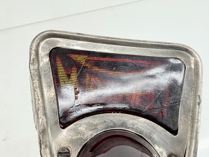 Original 1921 - 1925 Maxwell Automobile / Chrysler Tail Light Logo Lens Beehive