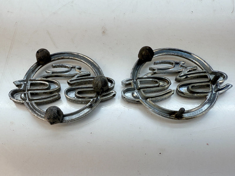 OEM 1962 CHEVY IMPALA SS PAIR EMBLEMS 3813889 GM QUARTER PANEL E5-11