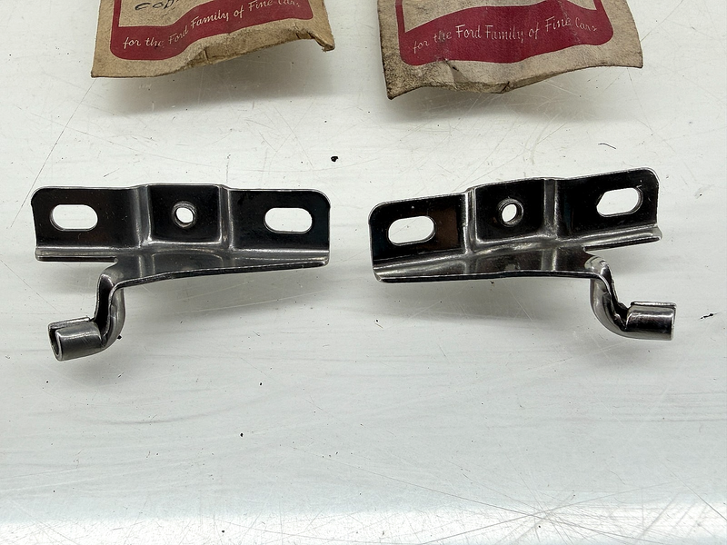 NOS 1960 - 1963 FORD FALCON VENT WINDOW PIVOT BRACKETS C0DB-6421464-C C67-119