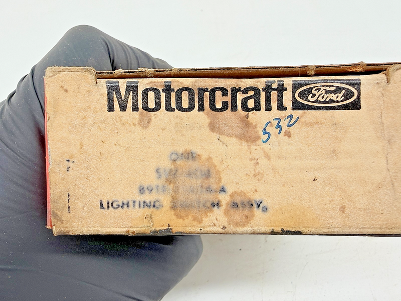 NOS OEM 1959 - 1977 FORD TRUCK HEADLIGHT SWITCH SW-404 B9TF-11654-A C75-56