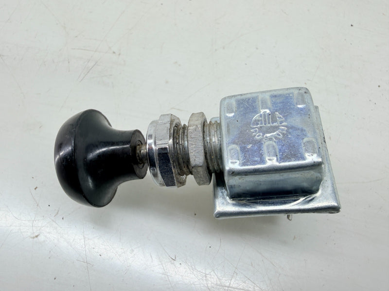 NOS Vintage BACK UP LIGHT FOG ACCESSORY LAMP 20a SWITCH Black KNOB SCTA TROG C67