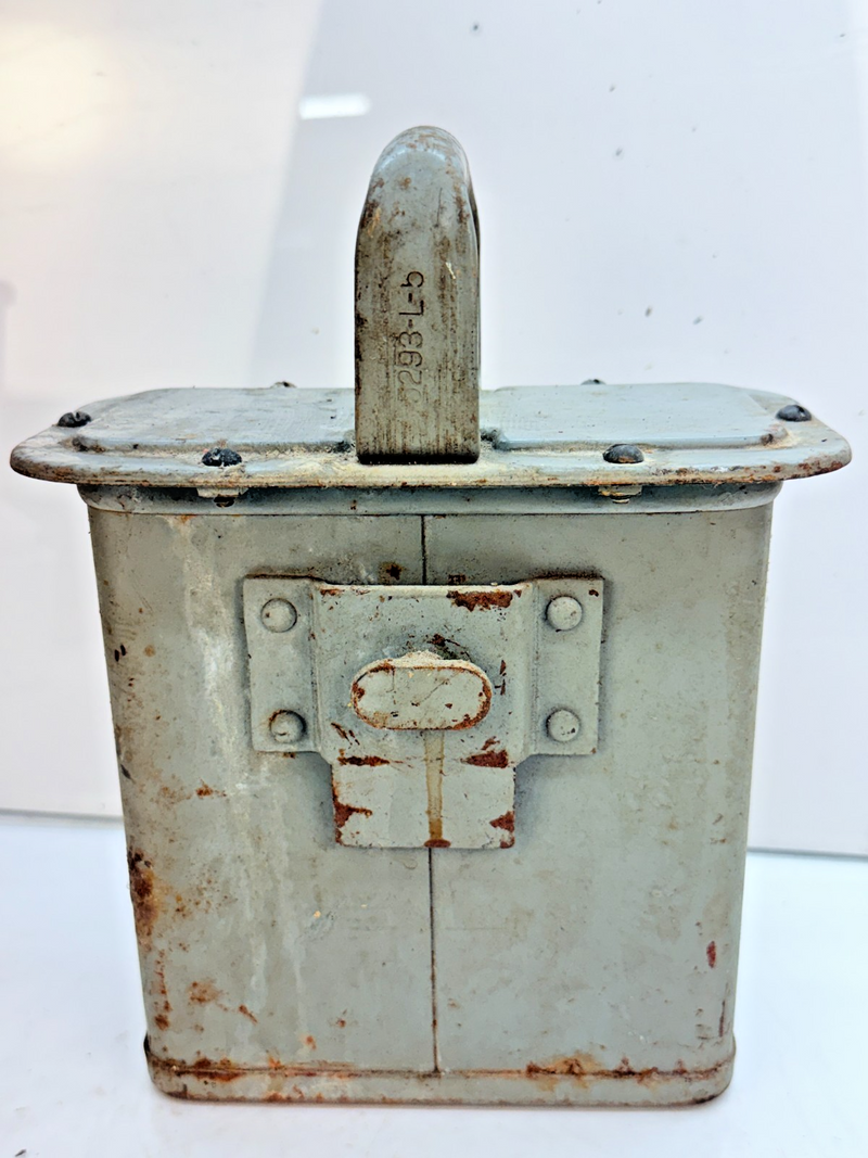 Original WWII Navy Battery Lantern 9-S 5293L Type JR-IS Delta STEAM PUNK B78-20