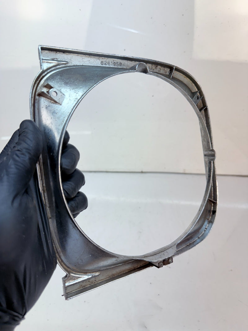 Passenger Right Headlight Door/Cover Trim Bezel 1972 CHEVY CHEVELLE 6261958 B1-7