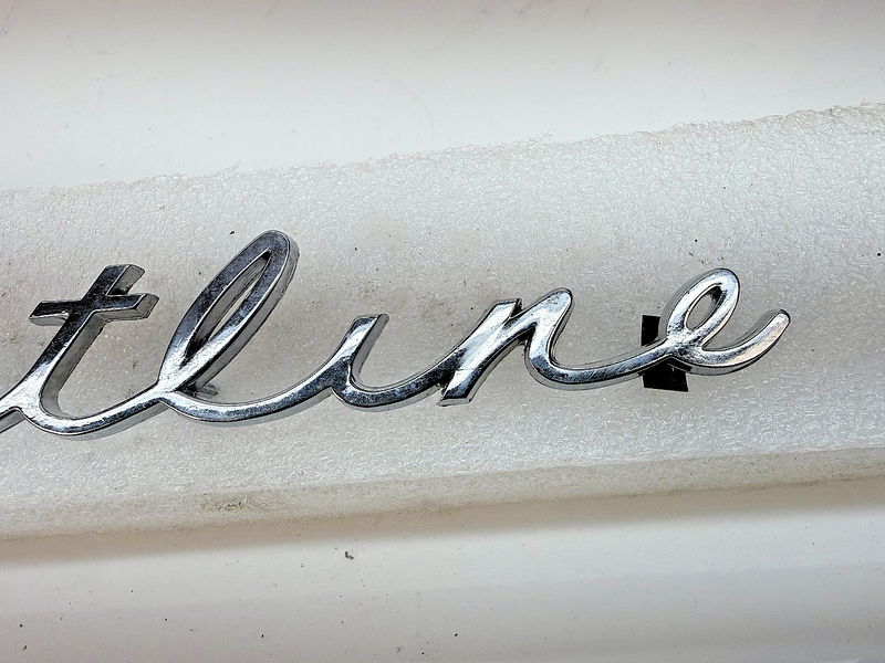 Original 1941 - 1948 Chevy FLEETLINE Trunk Lid EMBLEM / NAME PLATE GM E8-66