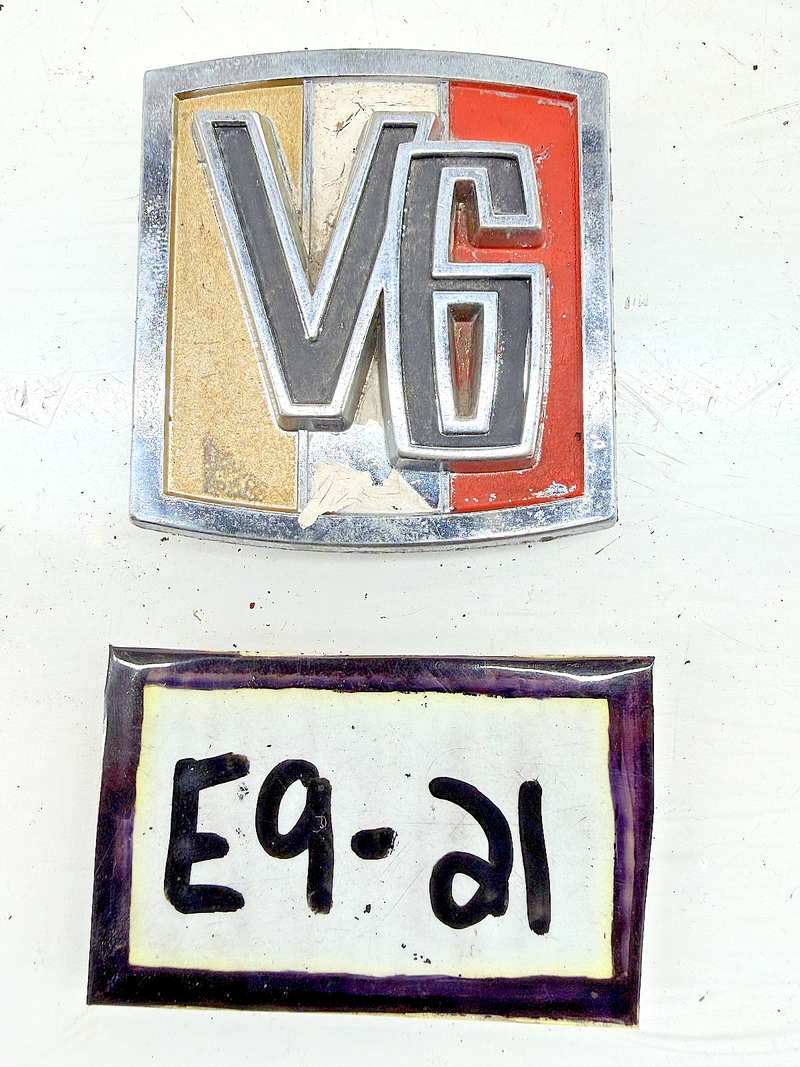 OEM 1966 - 1971  Jeepster Commando Dauntless Willys Emblem CJ-5 CJ-6 E9-21