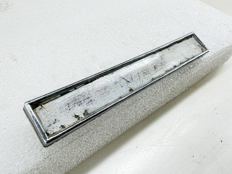 Vintage 1960s PLYMOUTH FURY TRIM BAR EMBLEM WHITE INSERT 2785297 E10-108