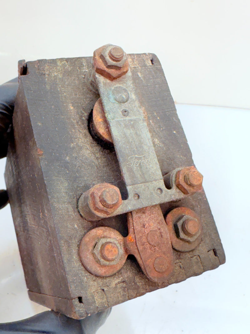 RARE Antique 1908 - 1927 Ford Model T Buzz Coil Box - Metal Top Display B78-25