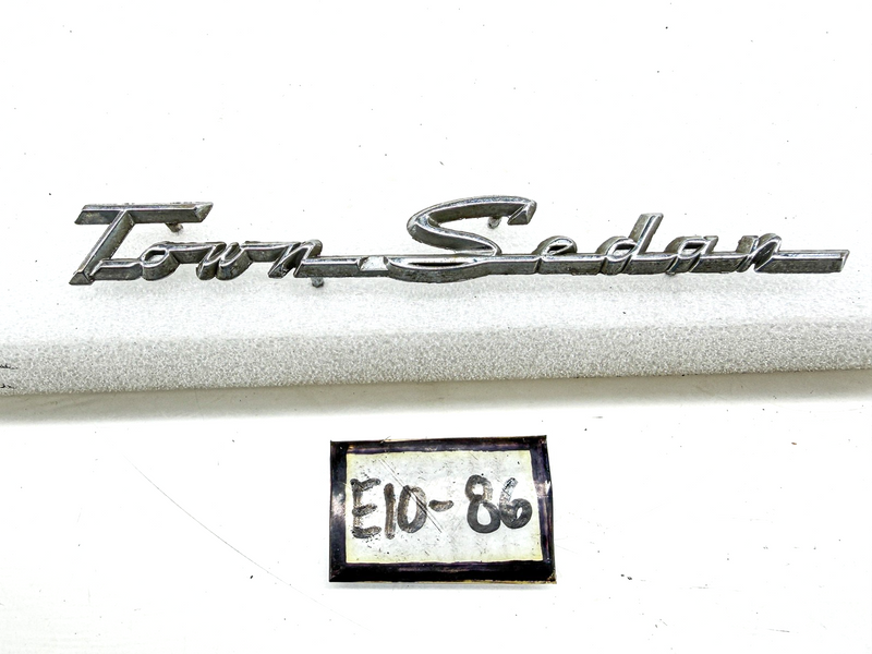 OEM 1956 FORD FAIRLANE TOWN SEDAN QUARTER PANEL EMBLEM BN-7325622-A E10-86