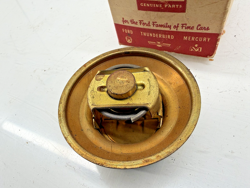 NOS 1940 - 1956 FORD THERMOSTAT 157°- 162° 000-8575-C C62-35