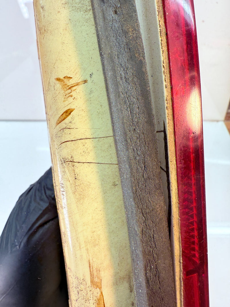 1975-1991 FORD E150 E250 E350 Drivers Left SIDE TAIL LIGHT E4UB-13405 C23-20