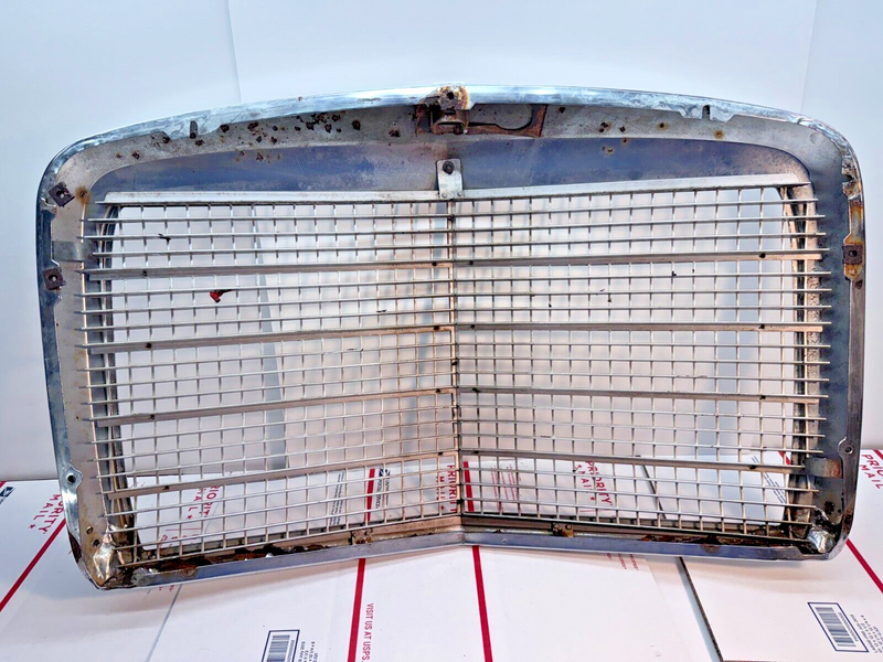 OEM Mercedes W114 W115 68-76 Radiator Shroud Guard Grill Radiator Cowl Emblem P4