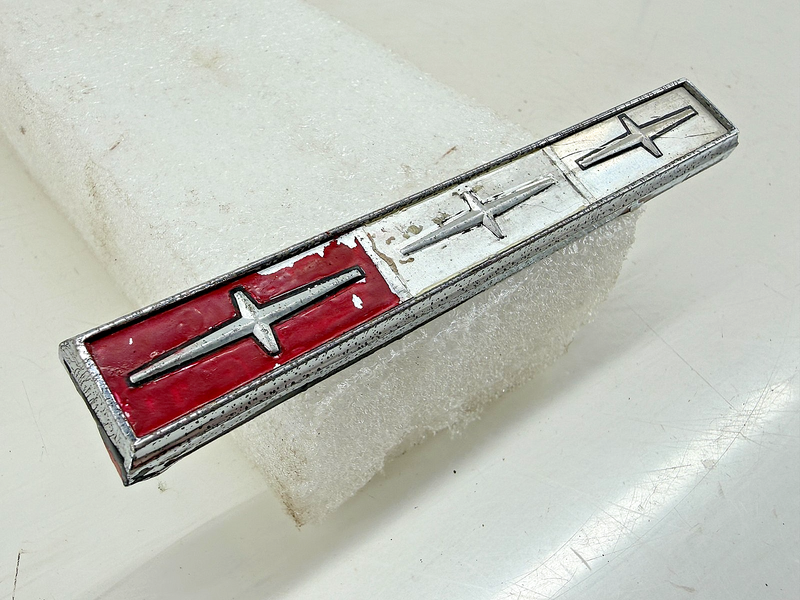 OEM 1964 Mercury Comet Caliente Quarter Panel Ornament Emblem C4GB-5428032-G E7