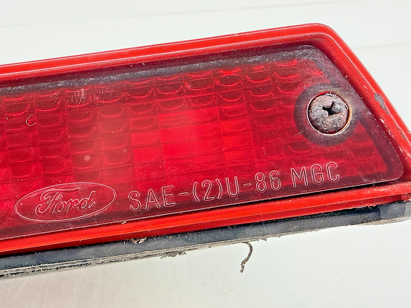 OEM 1987 - 1993 Ford Mustang Third Brake Light Assembly SAE-(2)U-86 MGC C64-39