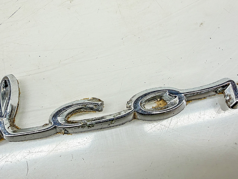 Vintage 1968 FORD FALCON FENDER SCRIPT EMBLEM C8DB-62291862-A E10-17