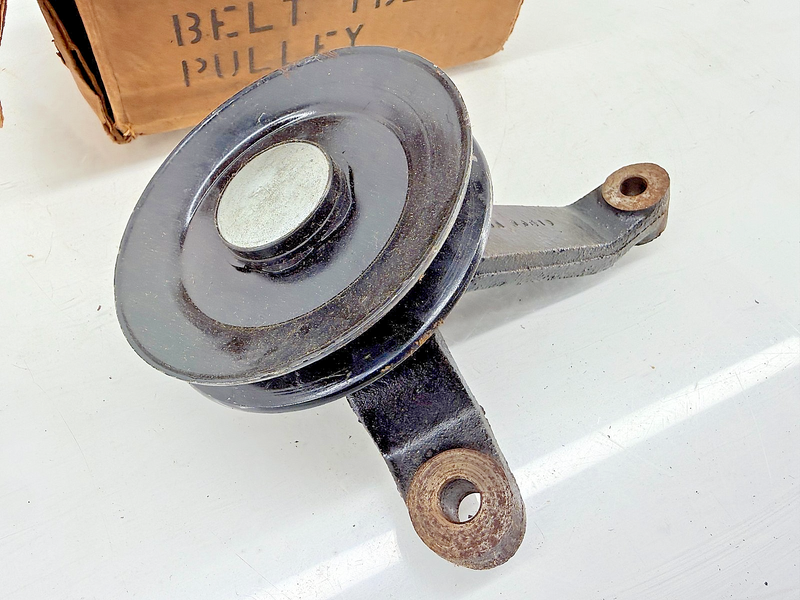 NOS 1969 1970 Ford F100 E100 E200 E300 302 A/C IDLER PULLEY & BRACKET C50-13