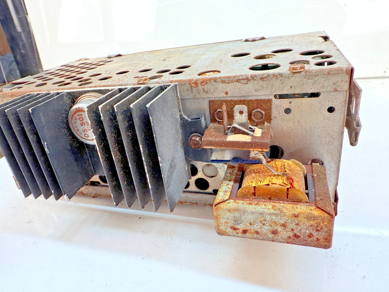 OEM 1959 - 1960 CHEVROLET IMPALA BELAIR BISCAYNE AM RADIO 59 60 B68-1