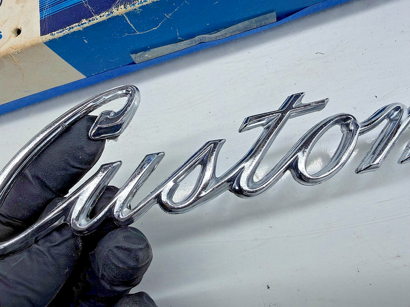 NOS 1969 1970 FORD F100 F250 F350 GALAXIE CUSTOM EMBLEM C9AB-62291B62-C C56-17