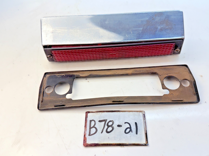 1986 - 1989 Chevrolet Caprice Station Wagon 3rd Third Brake Light Lamp B78-21