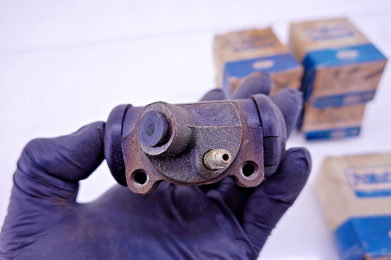 NOS 1965 - 1971 Ford Mustang Wheel Cylinder Assembly Right Front C3DZ-2061-A C55