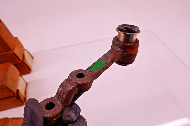 (1) NOS ORIGINAL 1960 - 1966 FORD FALCON MUSTANG IDLER ARM C3DZ-3352-L C55-18