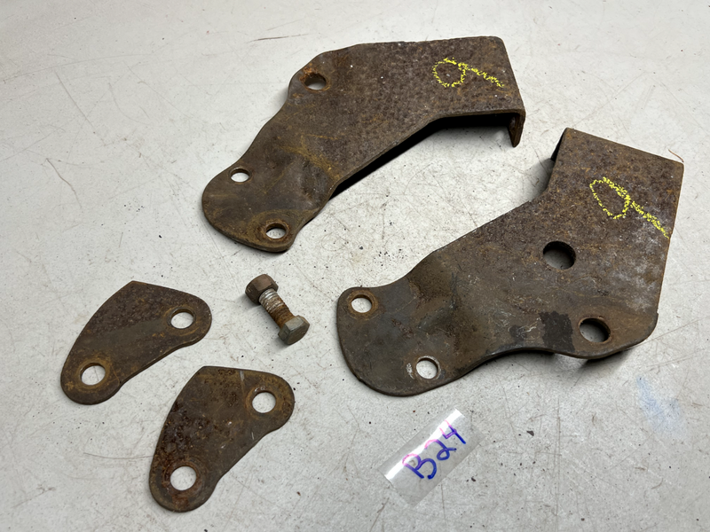 1960 Impala Bel Air Biscayne 2/4 Dr Rear Bumper Center Frame Brackets Set B24-9