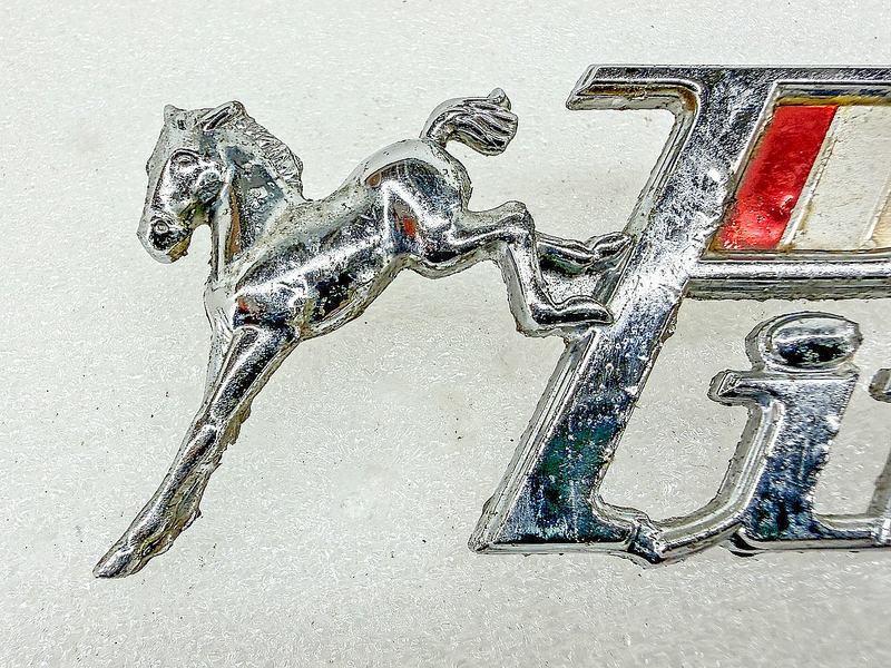 OEM 1971 - 1975 FORD PINTO RUNNING HORSE EMBLEM D12B-16B114-AB E10-47