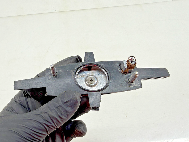 OEM 1968 - 1972 LINCOLN CONTINENTAL TRUNK LOCK FLIPPER C6VB-5343516-B E7-106a