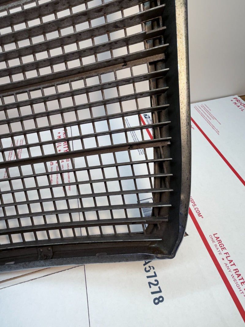 NOS? OEM Mercedes W108 W109 Radiator Shroud Guard Grill Radiator Cowl Emblem P1