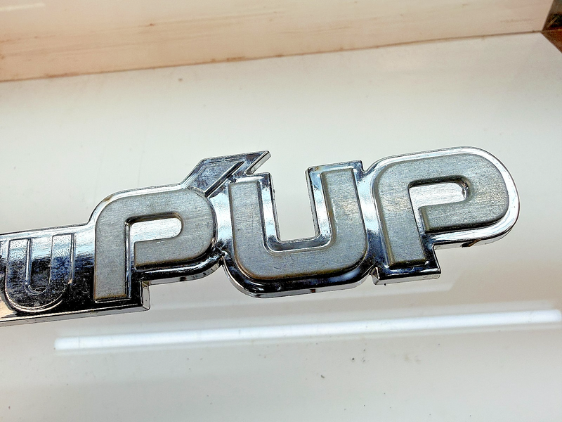OEM 1983 - 1987 Isuzu Pup Pick Up Truck Fender Emblem E8-35