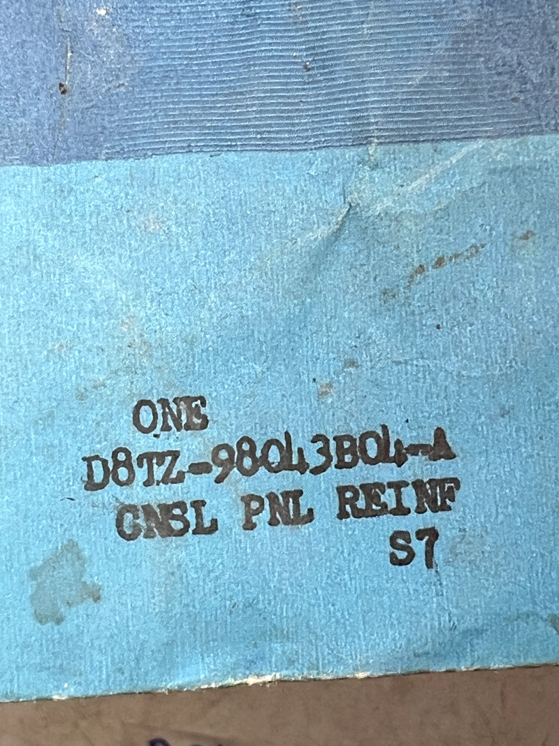 NOS 78-96 FORD BRONCO CENTER FLOOR CONSOLE GLOVE BOX DOOR REINFORCEMENT B31-177