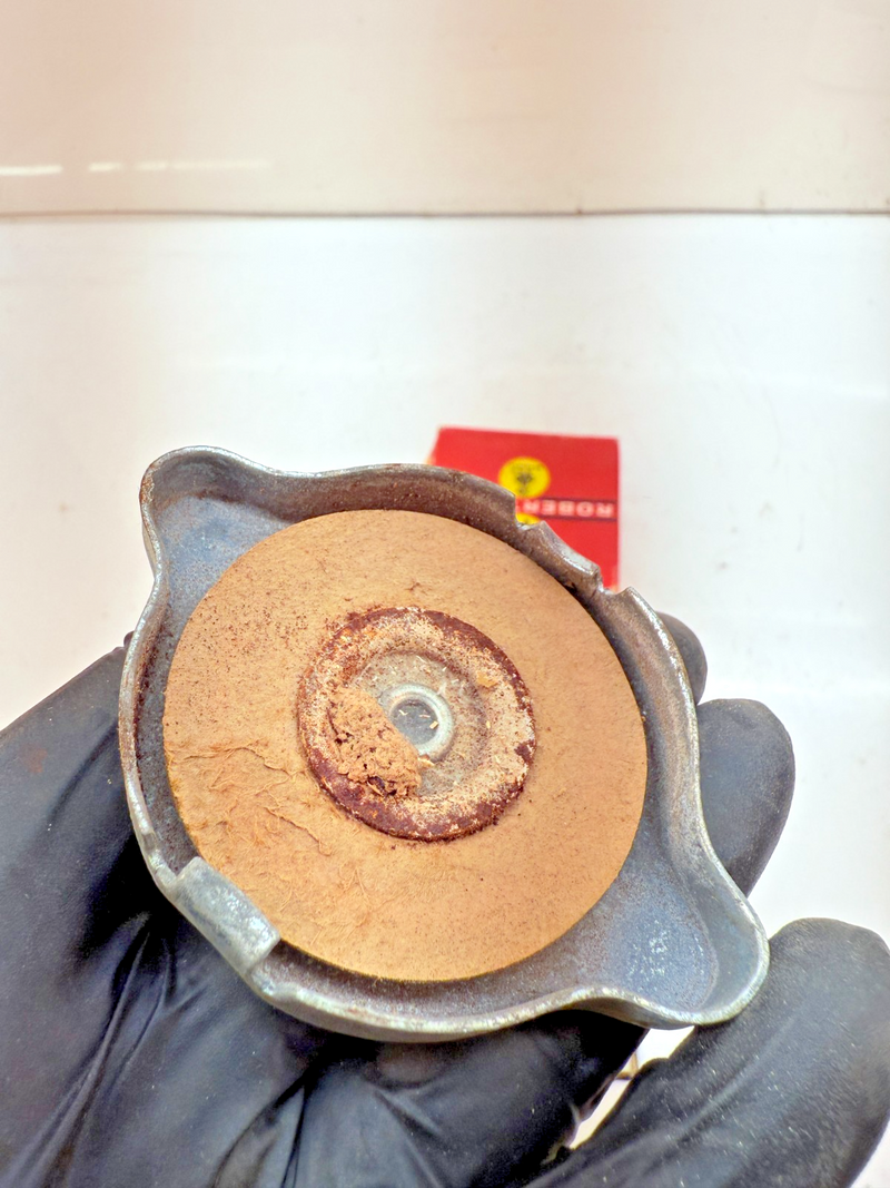 NOS Robertshaw Oil Filler Cap 1939 - 1976 Corvair GMC MG Triumph RSO60 B2-36