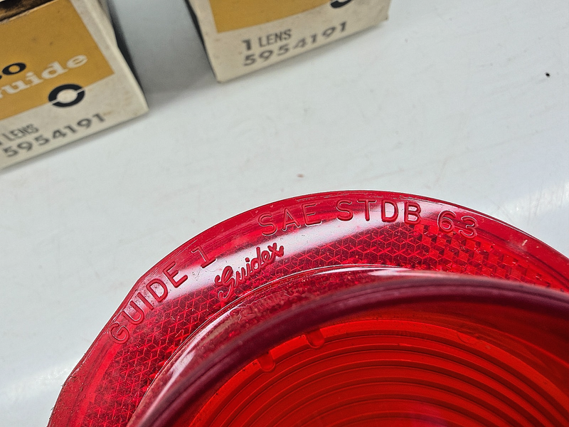(1) NOS 1963 Chevrolet BelAir Biscayne Impala Tail Light Lens 5954191 C71-1
