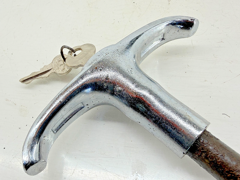 Vintage OEM GM 1946 1947 1948 Oldsmobile Trunk Handle w/ Keys C67-18