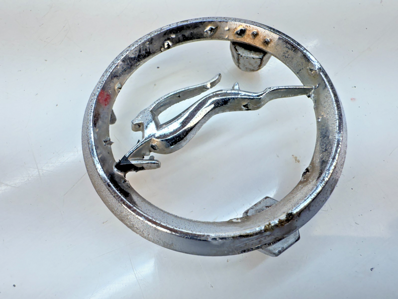 Vintage OEM 1967 Chevy Impala Quarter Panel Emblem 7650313 GM E6-15