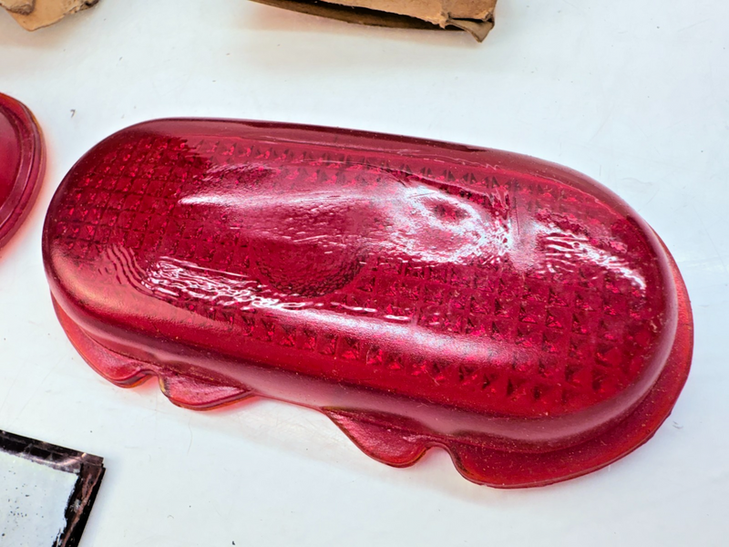 NOS 1942 - 1948 FORD PAIR TAIL LIGHT LAMP LENS T-313 21A-13450 RED GLASS B80-27