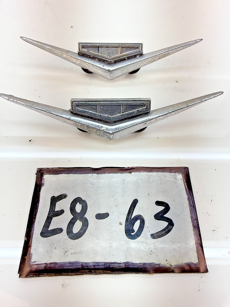 OEM 1962 1963 Chevy IMPALA BELAIR BISCAYNE PAIR V/8 FENDER EMBLEMS 3791999 E8-63