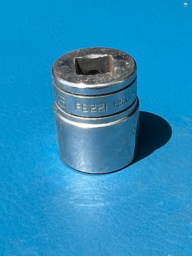 Snap-On Tools USA 3/8" Drive 6 point 11/16" SAE Shallow Chrome Socket FS221