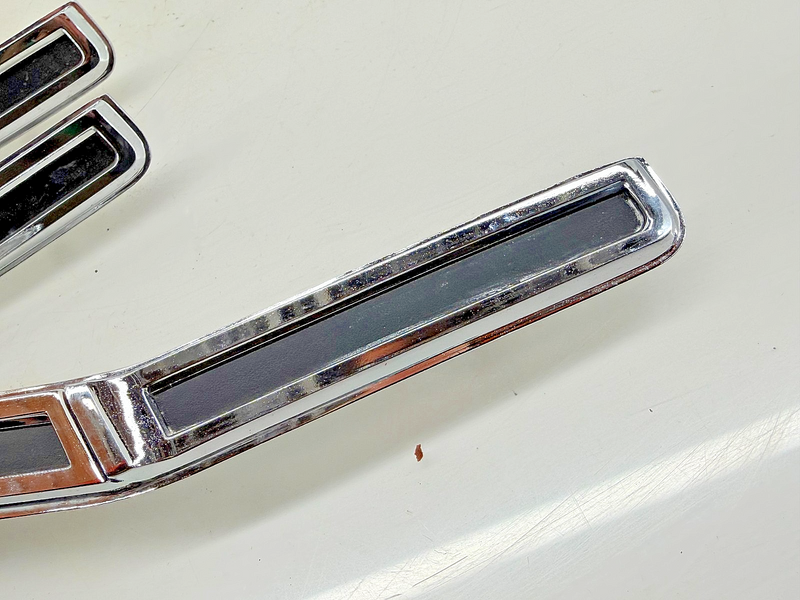 (3) NOS 1966 MERCURY COMET RH CHROME FENDER LOUVERS EMBLEMS C6GB-16188-C C60-42