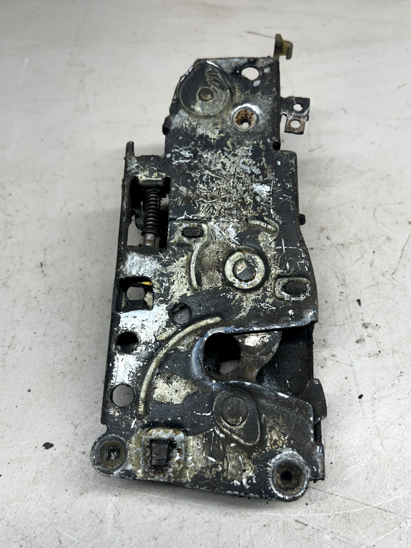 OEM 73-87 CHEVY GMC TRUCK SUBURBAN LH DOOR LATCH SYSTEM K5 C10 K10 U1A-B19-1